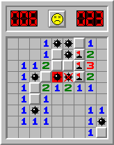 Ein Minesweeper-Spielfeld mit einer falsch platzierten Flagge